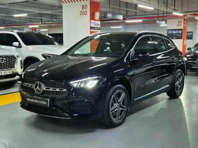 MERCEDES-BENZ GLA - 1