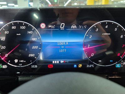 MERCEDES-BENZ GLA - 8