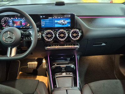 MERCEDES-BENZ GLA - 4