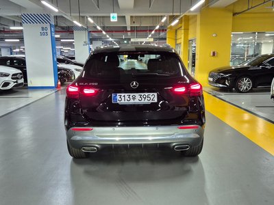 MERCEDES-BENZ GLA - 3