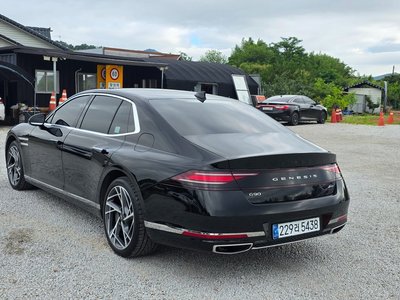 2022 Genesis G90 (RS4) — миниатюра 16