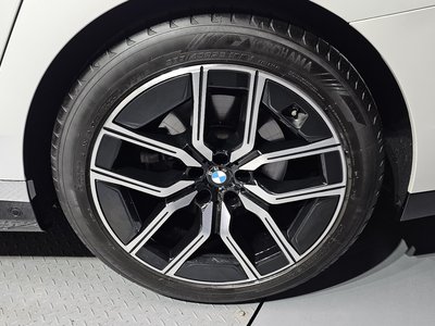 BMW 7 SERIES - 8