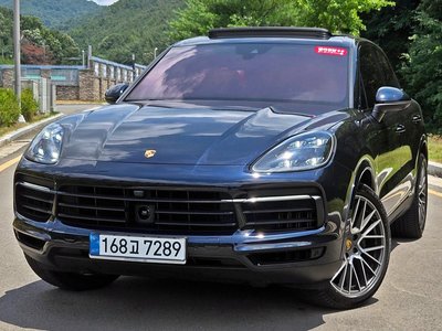 2021 Porsche CAYENNE photo 1
