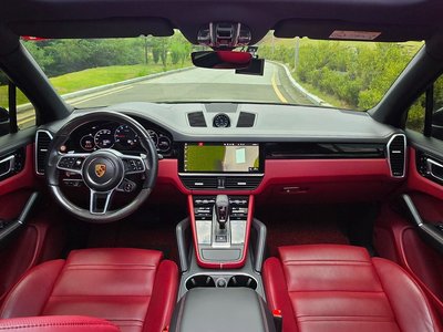 2021 Porsche CAYENNE photo 8