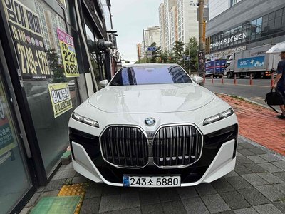 BMW 7 SERIES