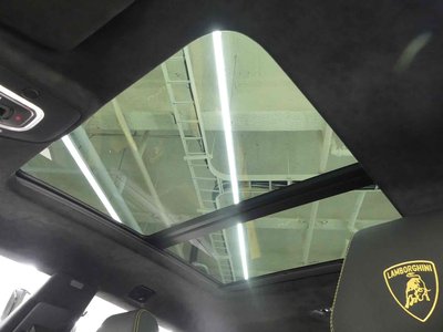 2024 Lamborghini URUS — миниатюра 16