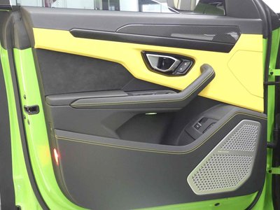 2024 Lamborghini URUS — миниатюра 13
