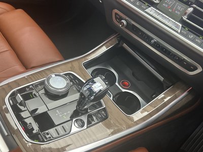 2020 BMW X7 缩略图 20