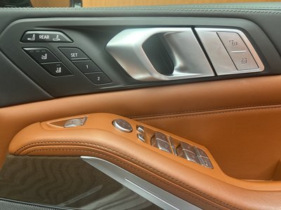 2020 BMW X7 缩略图 32