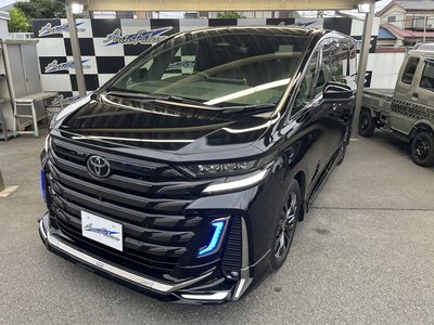2023 Toyota VELLFIRE photo 1