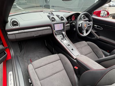 2023 Porsche 718 — миниатюра 17