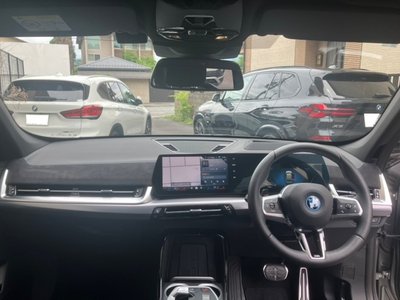 2025 BMW IX1 缩略图 11