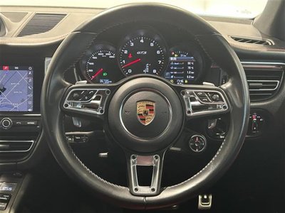 PORSCHE MACAN - 2
