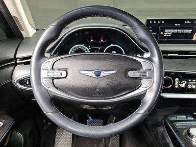 2021 Genesis GV70 — миниатюра 14