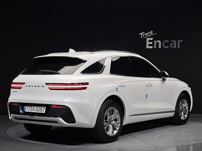 صورة 5 لـ 2021 Genesis GV70