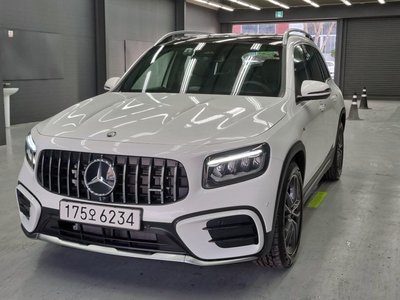 MERCEDES-BENZ GLB