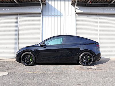 TESLA MODEL Y - 8