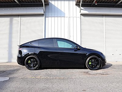 TESLA MODEL Y - 4