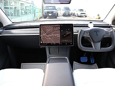 TESLA MODEL Y - 9