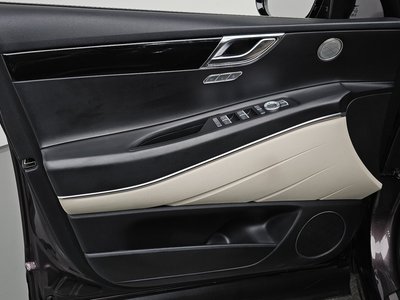 2022 Genesis GV80 — миниатюра 14