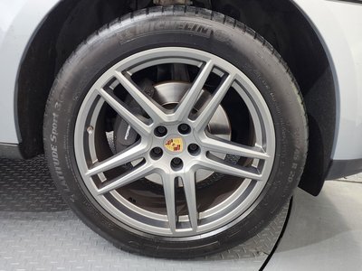 PORSCHE MACAN - 8