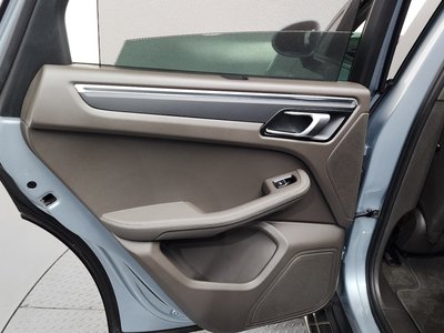 2021 Porsche MACAN thumbnail 20