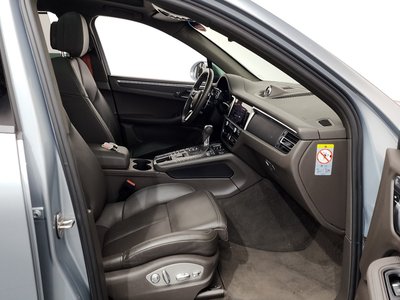 2021 Porsche MACAN thumbnail 21