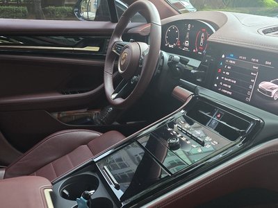 PORSCHE PANAMERA - 9