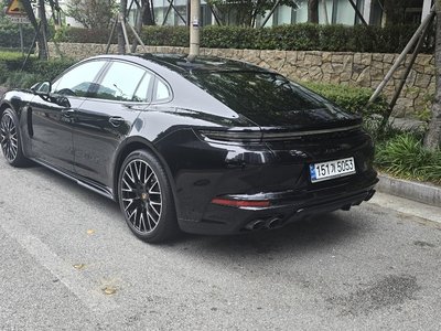 PORSCHE PANAMERA - 5