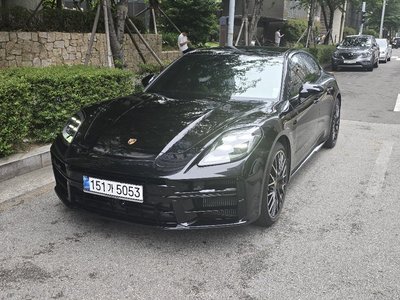PORSCHE PANAMERA - 1