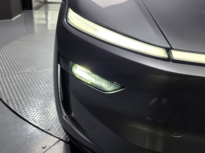 TESLA MODEL Y - 9