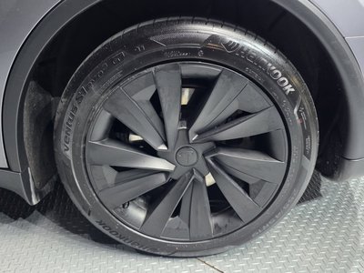 TESLA MODEL Y - 8