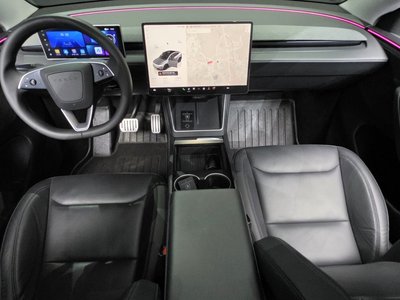 TESLA MODEL Y - 5