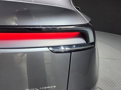 TESLA MODEL Y - 10
