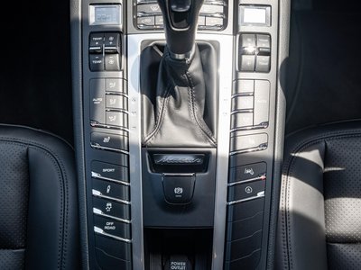 2019 Porsche MACAN — миниатюра 18