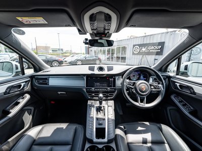 2019 Porsche MACAN photo 10