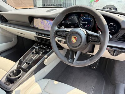 PORSCHE 911 - 8