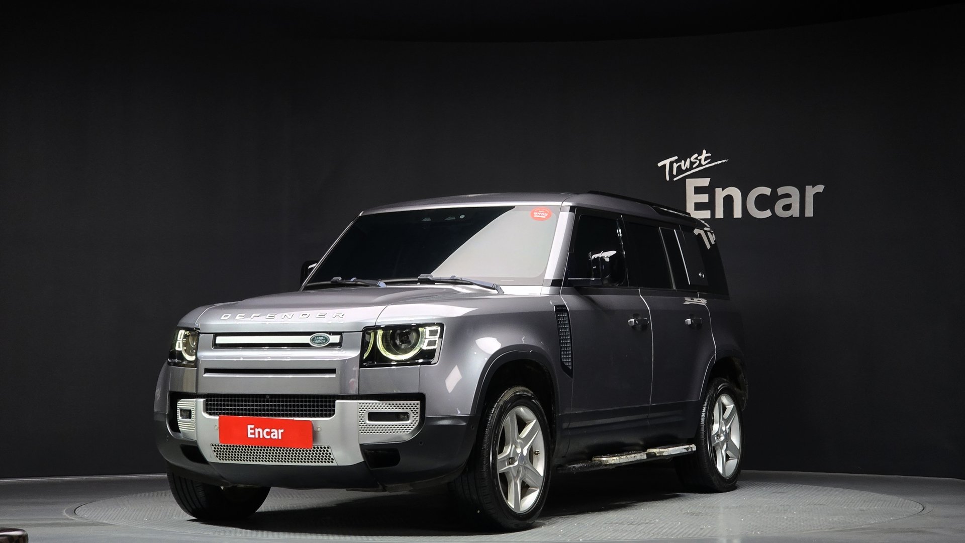 LAND ROVER DEFENDER - View 1