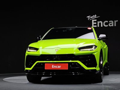 LAMBORGHINI URUS - 2