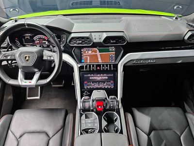 LAMBORGHINI URUS - 5