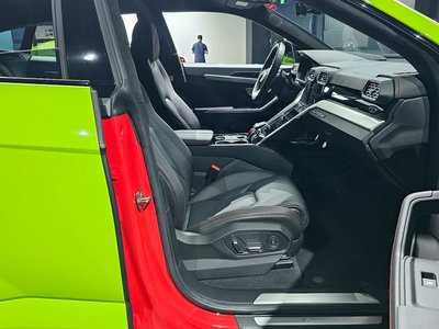 LAMBORGHINI URUS - 10