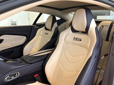 2019 Aston Martin DBS SUPERLEGGERA 照片 2