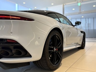 2019 Aston Martin DBS SUPERLEGGERA 照片 14