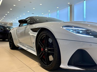 2019 Aston Martin DBS SUPERLEGGERA 照片 11
