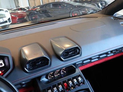 2014 Lamborghini HURACAN thumbnail 35