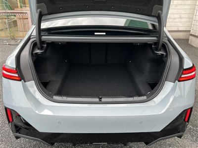 2024 BMW 5 SERIES — миниатюра 38