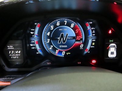 LAMBORGHINI AVENTADOR - 8