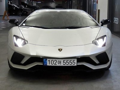 LAMBORGHINI AVENTADOR - 5