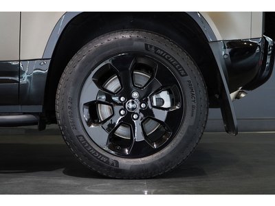 LAND ROVER DEFENDER - 10