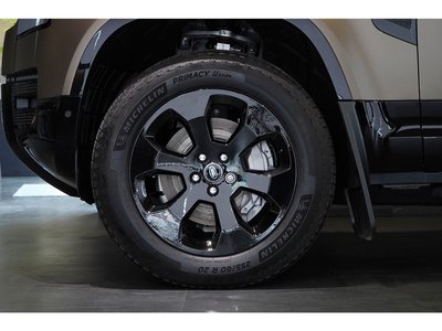 LAND ROVER DEFENDER - 9